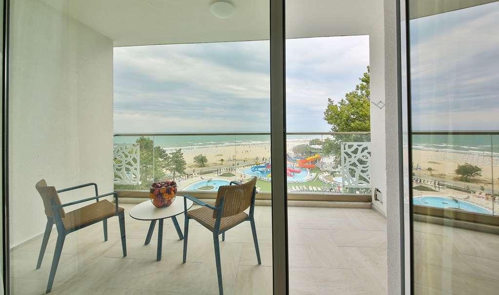 Maritim Hotel Paradise Blue Albena Room photo